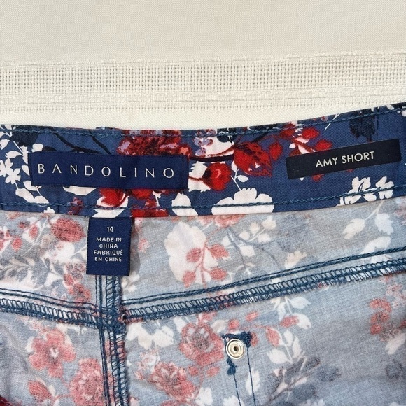 $5 ADD ON‎ with $15+ Bundle Bandolino Amy Short Floral Cuffed Shorts Sz 14 EUC - Picture 3 of 12